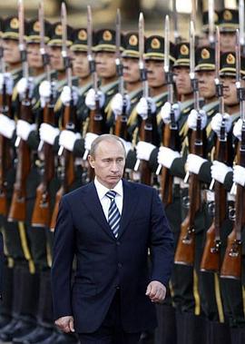 普京的政坛谜棋：王车换位封面图