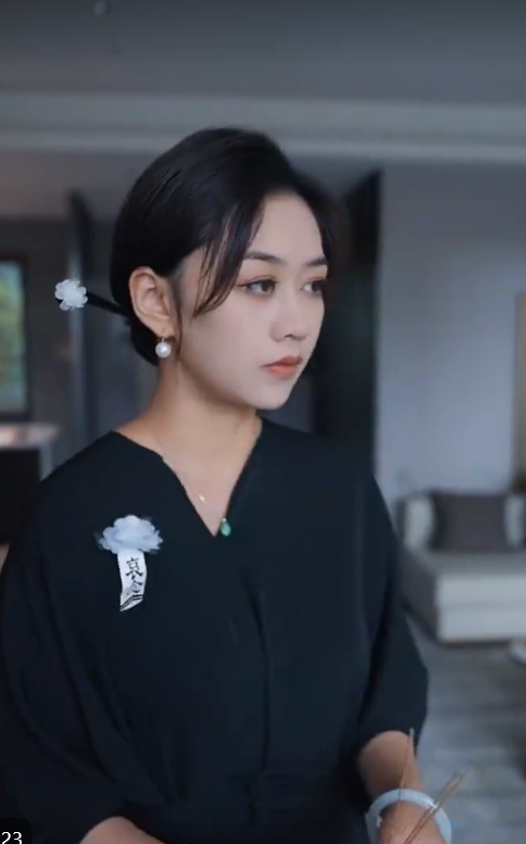 纯情苏老师休想逃封面图