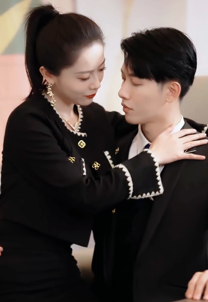 虐完我，季总悔不当初封面图